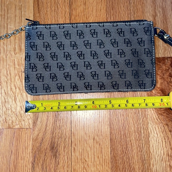 Dooney and Bourke Wallet - Picture 6 of 7